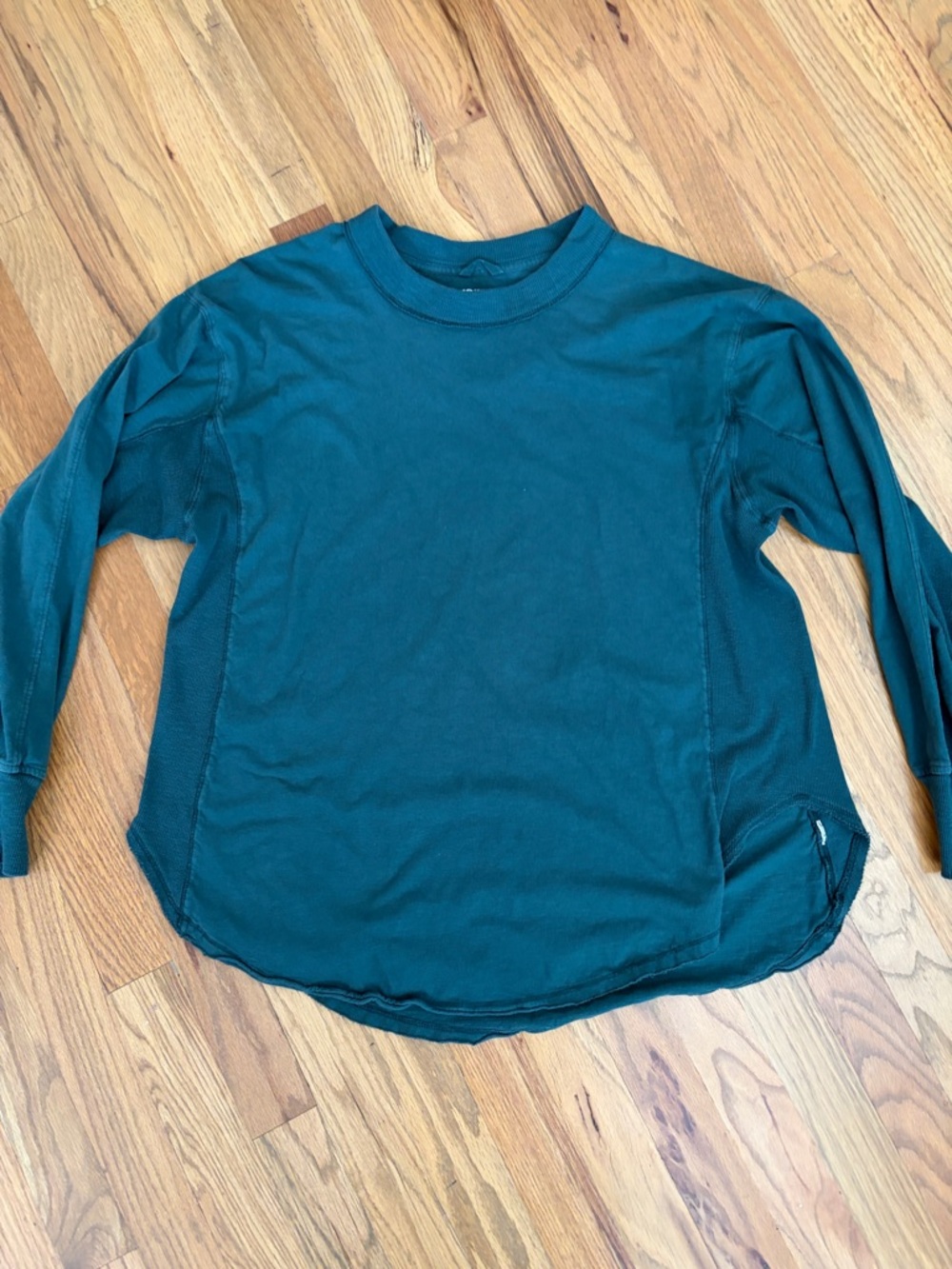 aerie women’s green long sleeve tee